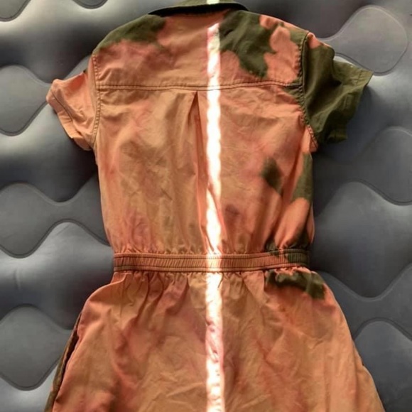 Clothing - Picture 9 of 11